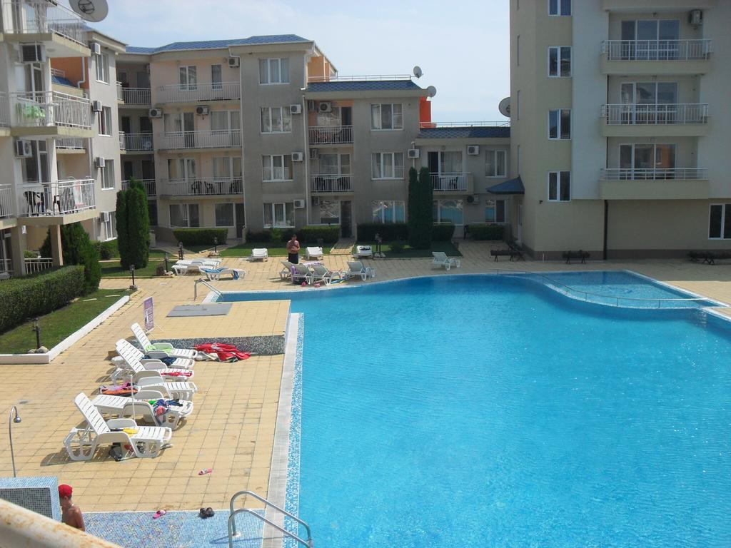 Apartment Rutland Равда Екстер'єр фото