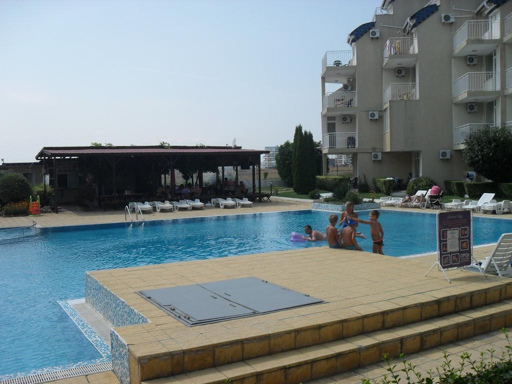 Apartment Rutland Равда Екстер'єр фото