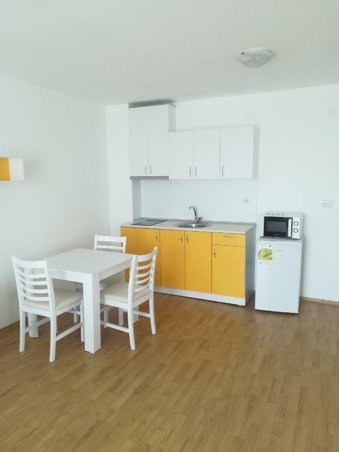 Apartment Rutland Равда Екстер'єр фото